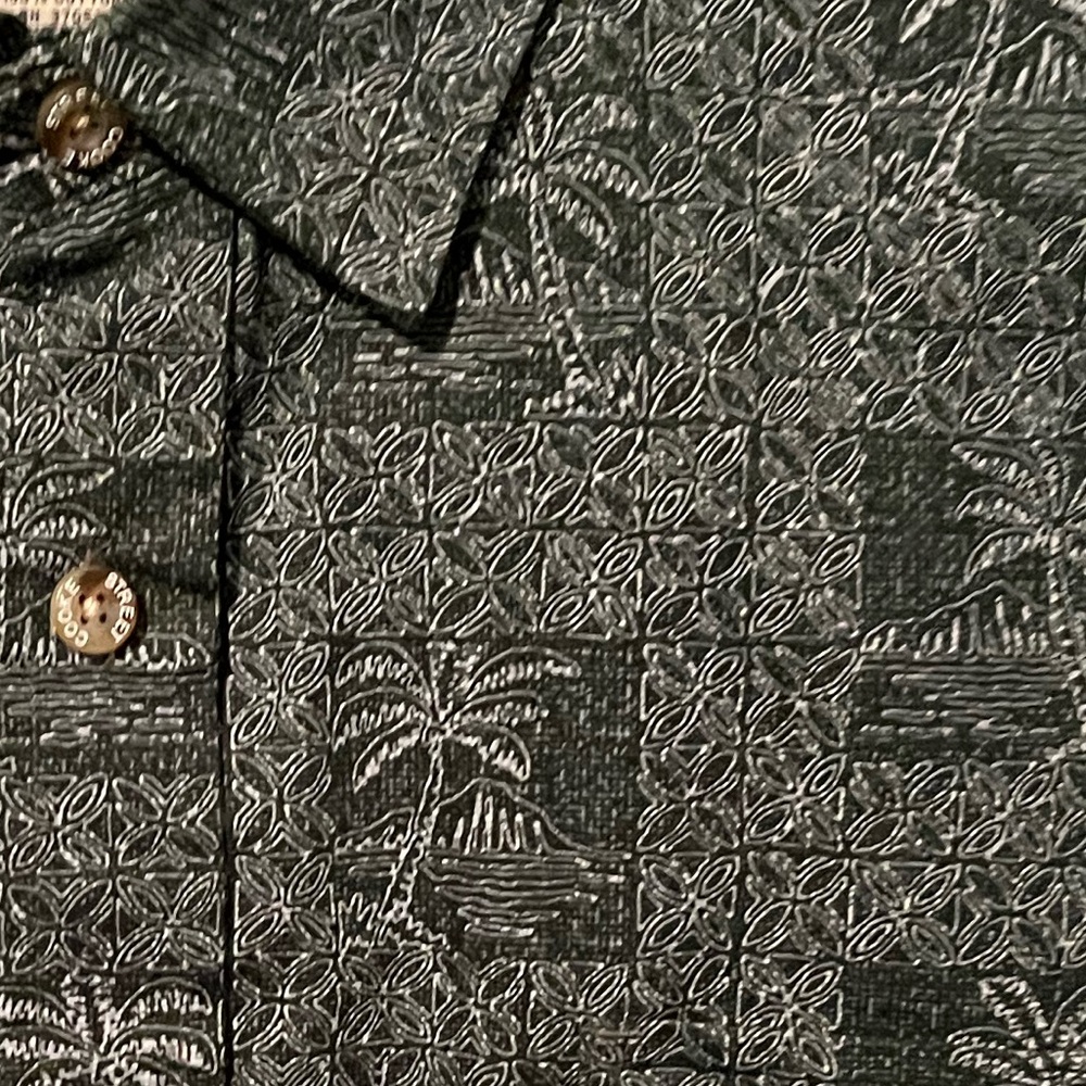 Cooke St Honolulu 100% cotton shirts. Med & Lg. Short sleeve. Like-new condition - Picture 2 of 6